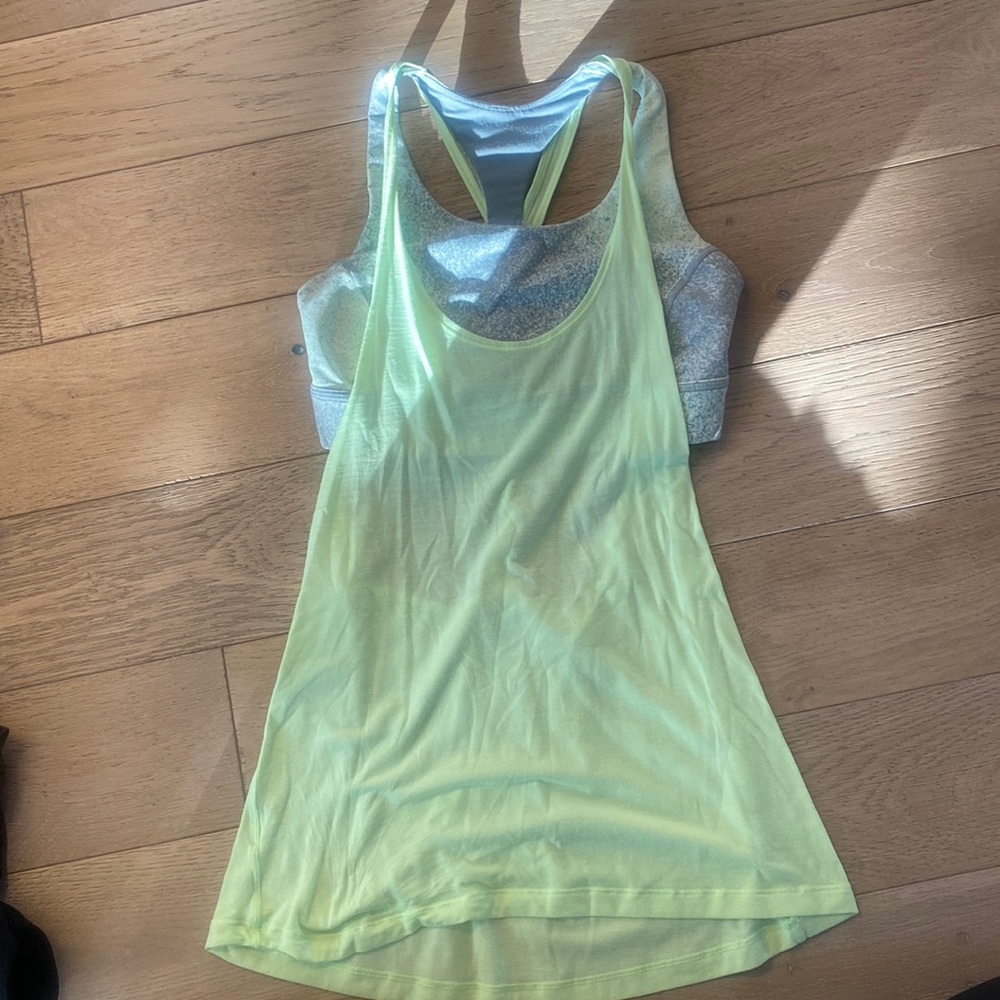 Lululemon tank top with built in bra